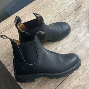 Blundstone Black Leather Chelsea Boots